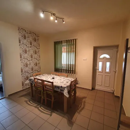 Ladik Vendeghaz בית הארחה